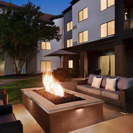 Courtyard By Marriott Tulsa Central Εξωτερικό φωτογραφία