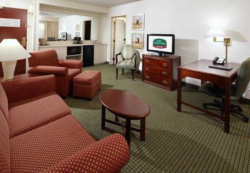 Courtyard By Marriott Tulsa Central Εξωτερικό φωτογραφία