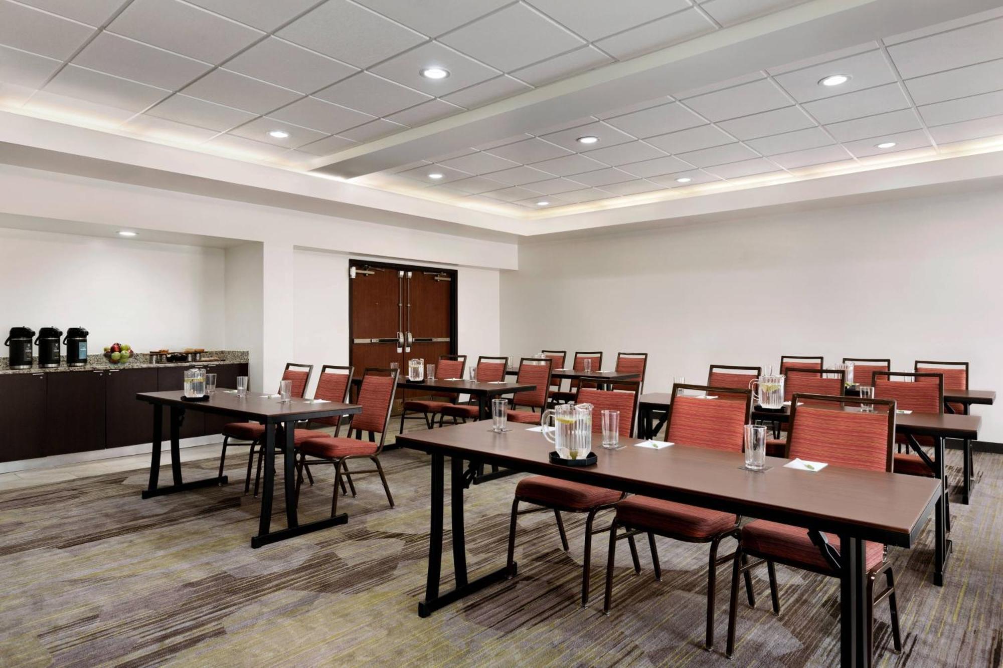 Courtyard By Marriott Tulsa Central Εξωτερικό φωτογραφία