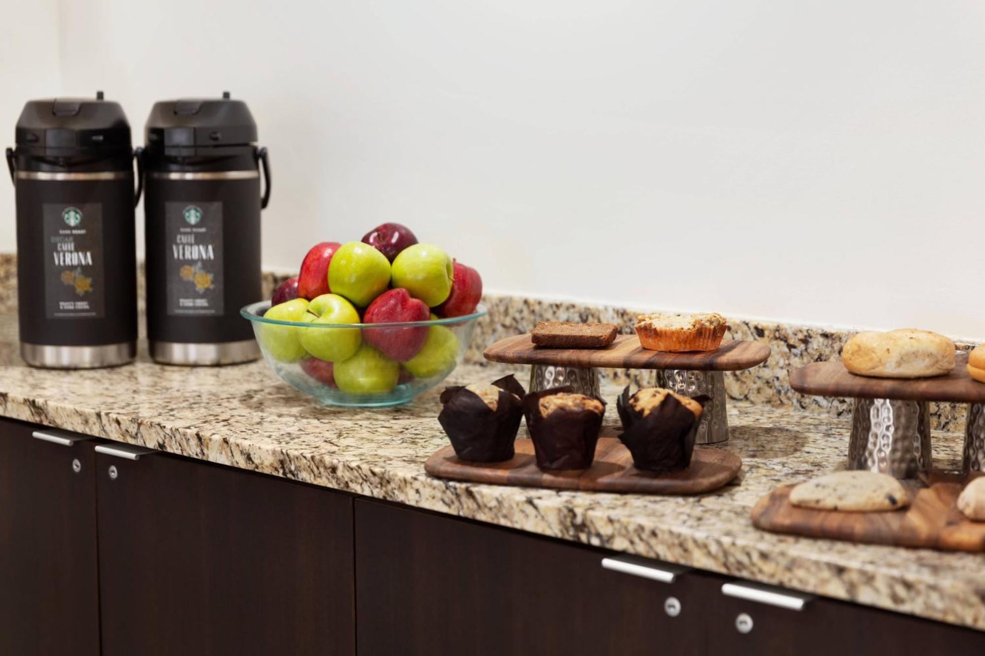 Courtyard By Marriott Tulsa Central Εξωτερικό φωτογραφία