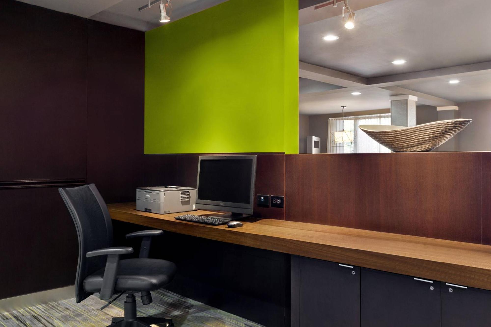 Courtyard By Marriott Tulsa Central Εξωτερικό φωτογραφία