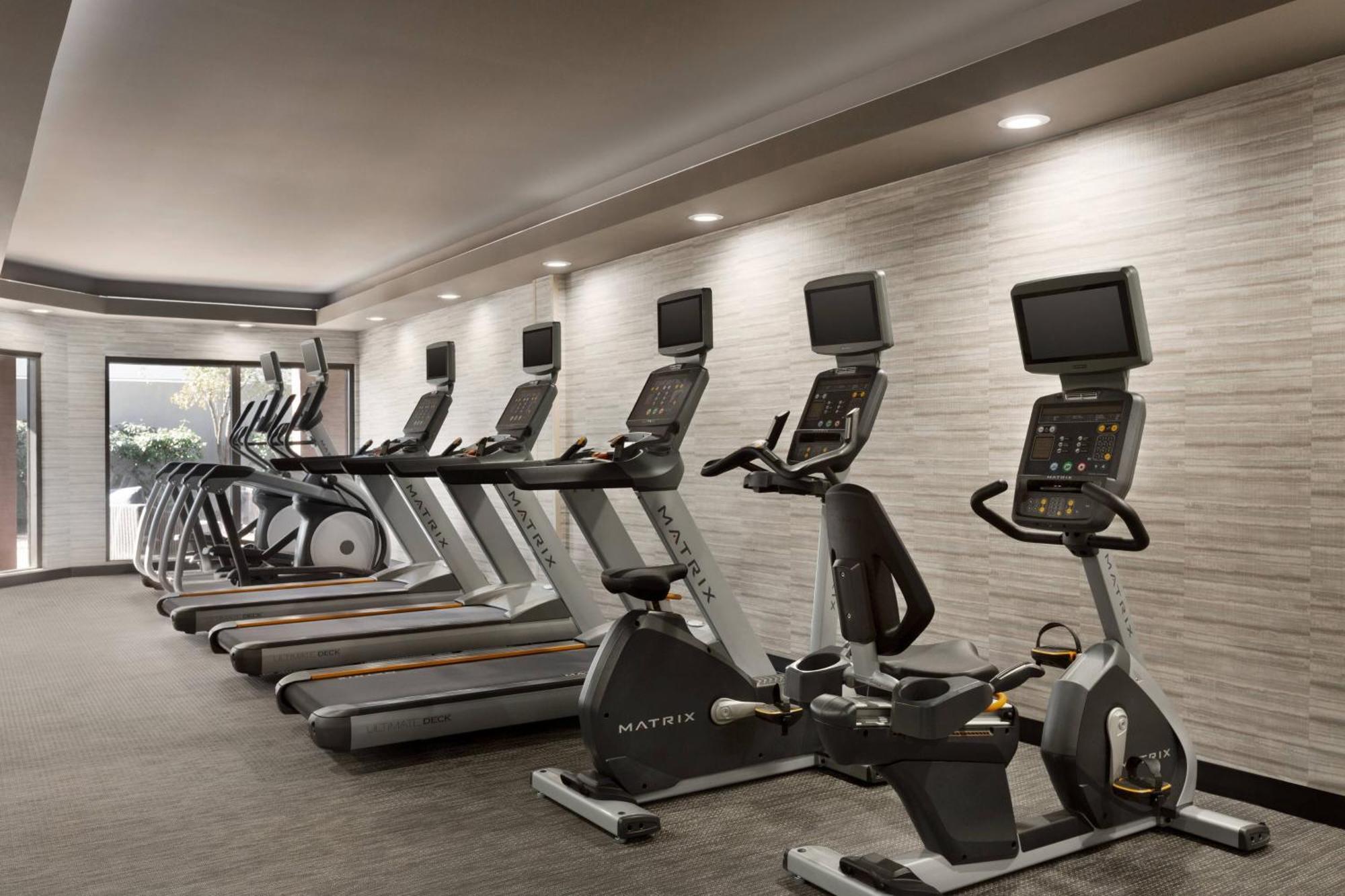 Courtyard By Marriott Tulsa Central Εξωτερικό φωτογραφία