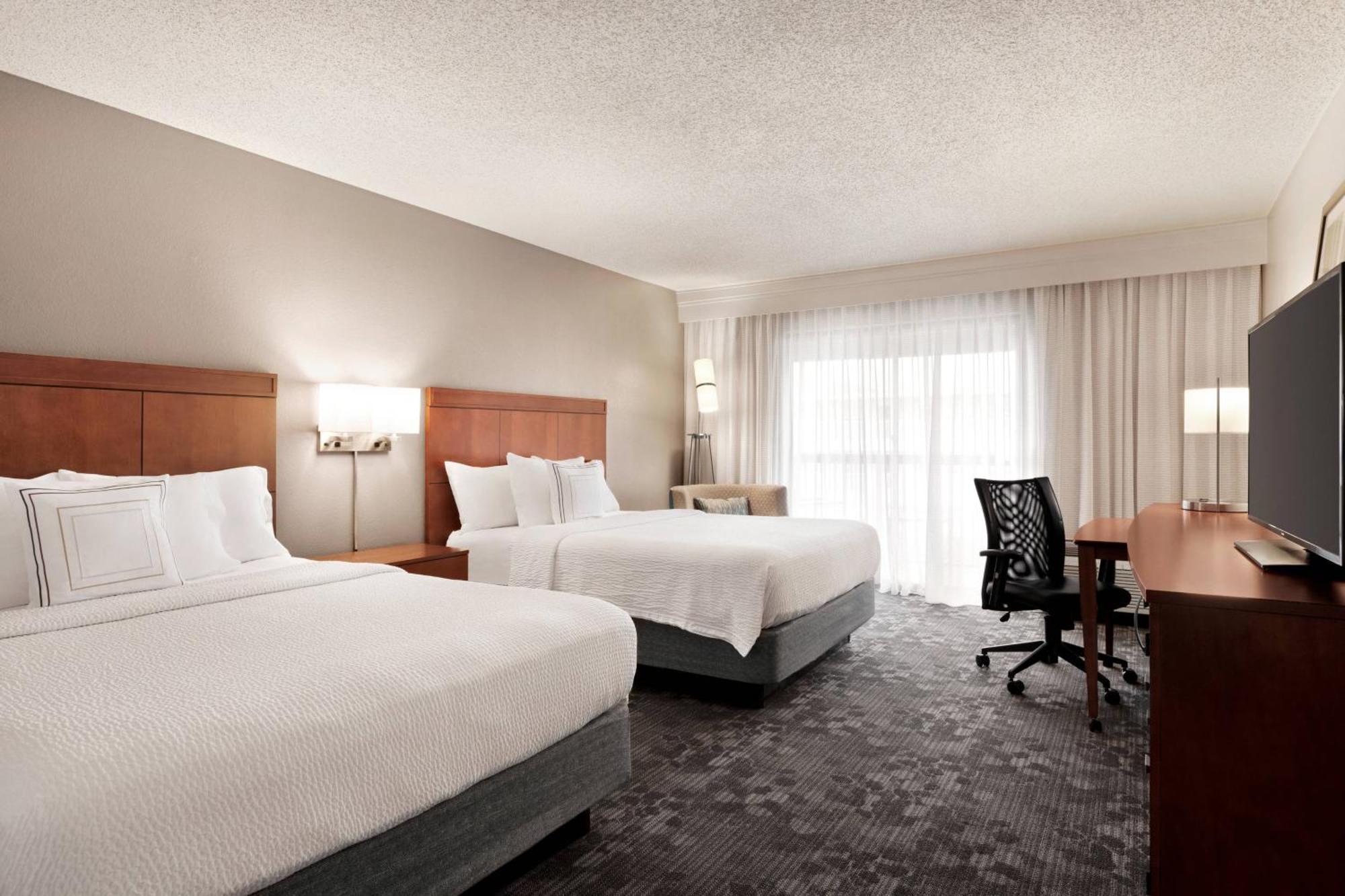Courtyard By Marriott Tulsa Central Εξωτερικό φωτογραφία